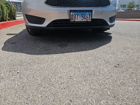 Used 2018 Ford Focus SE FWD image 19