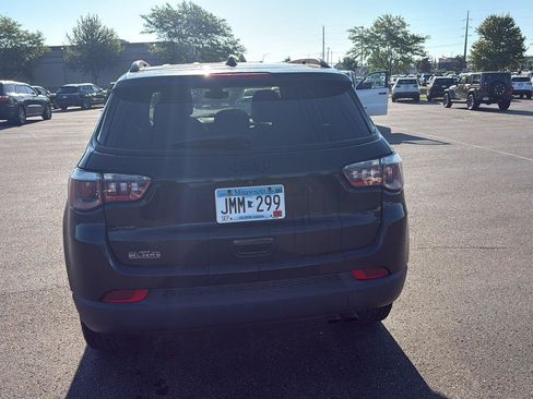 Used 2020 Jeep Compass Latitude AWD/4WD image 3