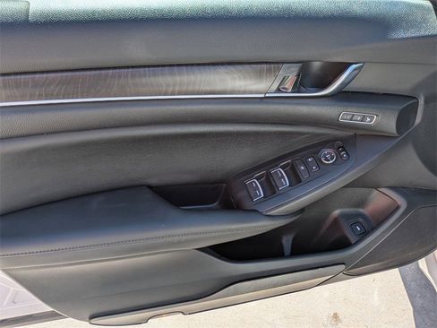 Used 2019 Honda Accord EX-L image 10