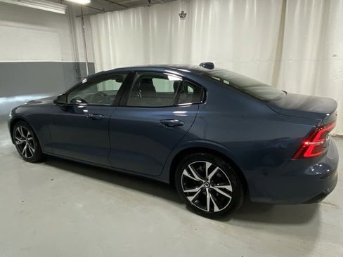 Certified 2025 Volvo S60 B5 Core image 2