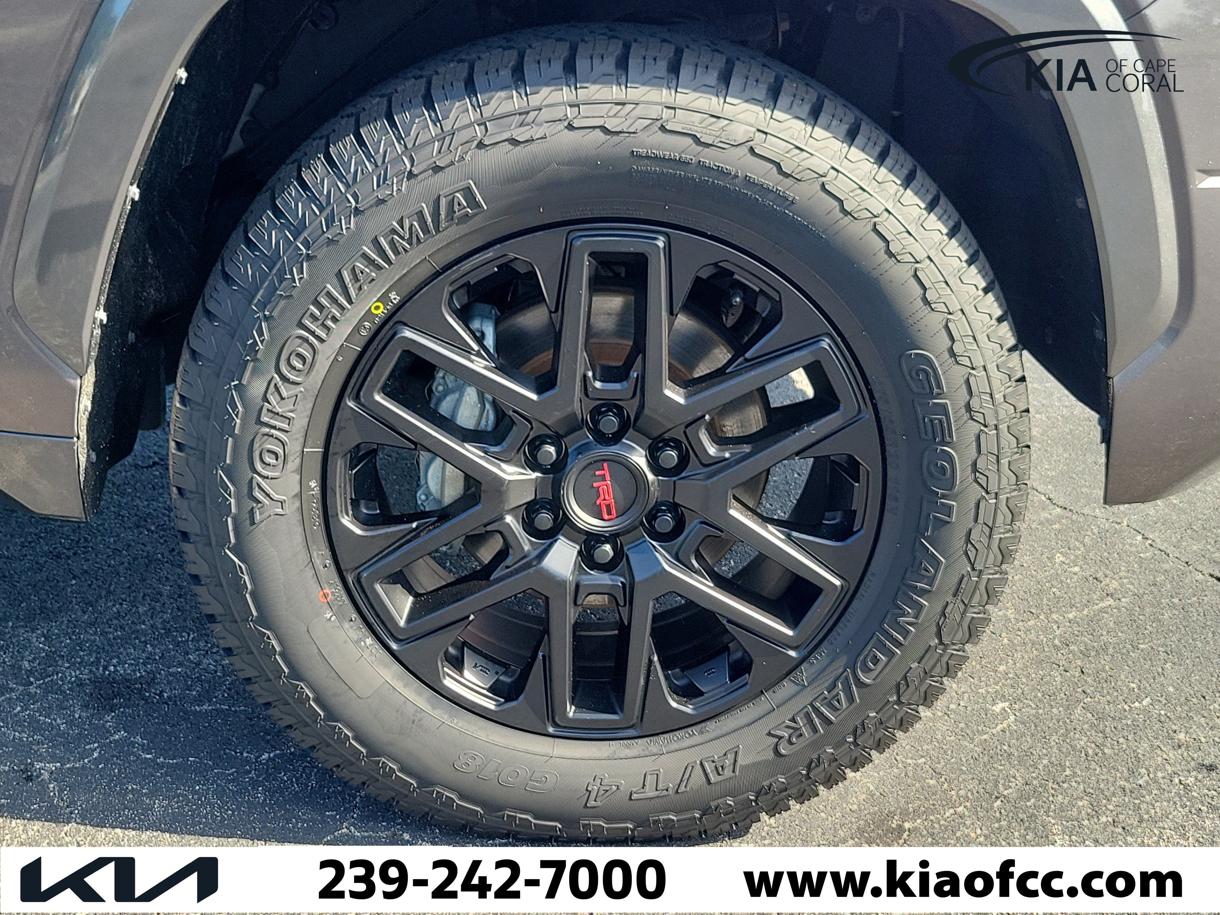 Used 2023 Toyota Tundra Limited w/ Power Package RWD image 7