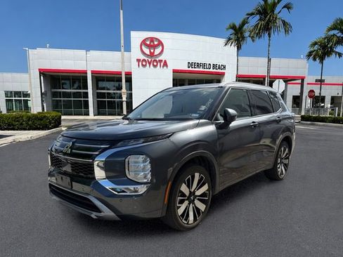 Used 2025 Mitsubishi Outlander SEL FWD image 3