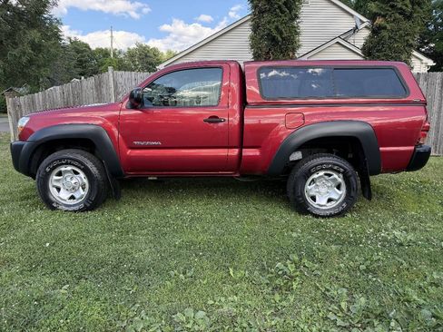 Used 2005 Toyota Tacoma 4x4 Regular Cab image 1