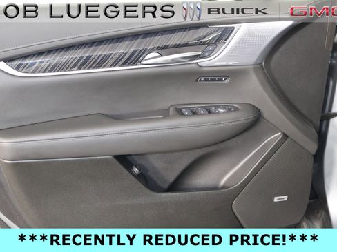 Certified 2025 Cadillac XT6 Premium Luxury FWD image 7