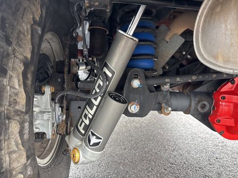 Used 2016 Jeep Wrangler Unlimited Rubicon w/ Connectivity Group image 31