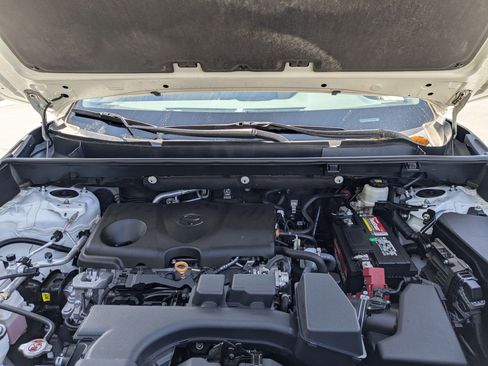 Used 2022 Toyota RAV4 LE image 30