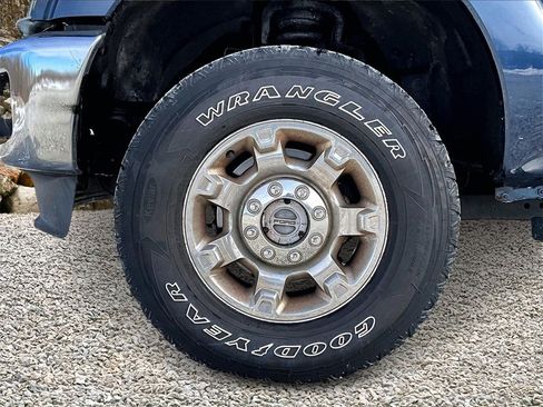 Used 2013 Ford F350 Lariat w/ Chrome Pkg image 9