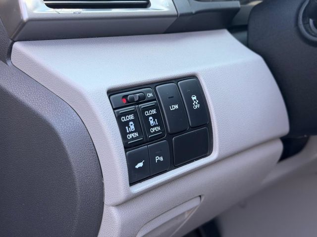 Used 2016 Honda Odyssey Touring image 5