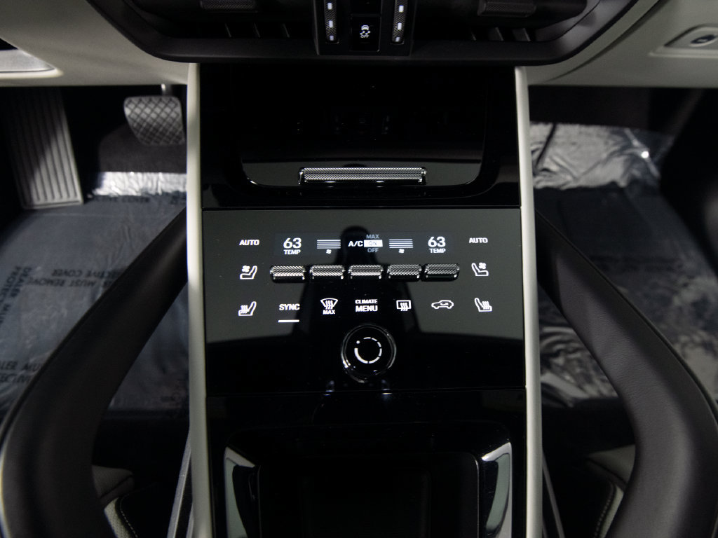 Certified 2026 Porsche Cayenne E-Hybrid Coupe AWD/4WD image 29