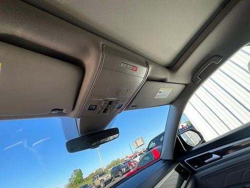 Used 2021 Volkswagen Atlas SEL Premium AWD/4WD image 33