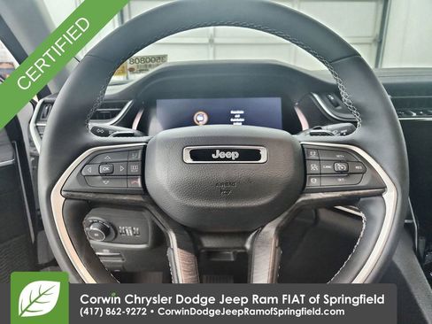 Used 2023 Jeep Grand Cherokee Limited w/ Black Appearance Package image 22