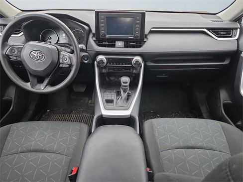 Used 2022 Toyota RAV4 XLE w/ Convenience Package image 10