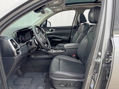 Used 2022 Kia Sorento SX w/ Panoramic Sunroof Package image 16