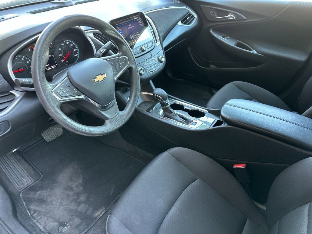Used 2023 Chevrolet Malibu LT FWD image 10