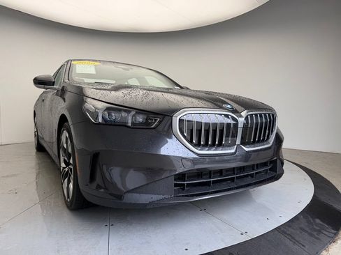 Used 2024 BMW 530i w/ Premium Package RWD image 4