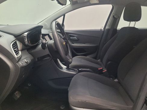 Used 2020 Chevrolet Trax LS w/ Tint and Cruise Package FWD image 17