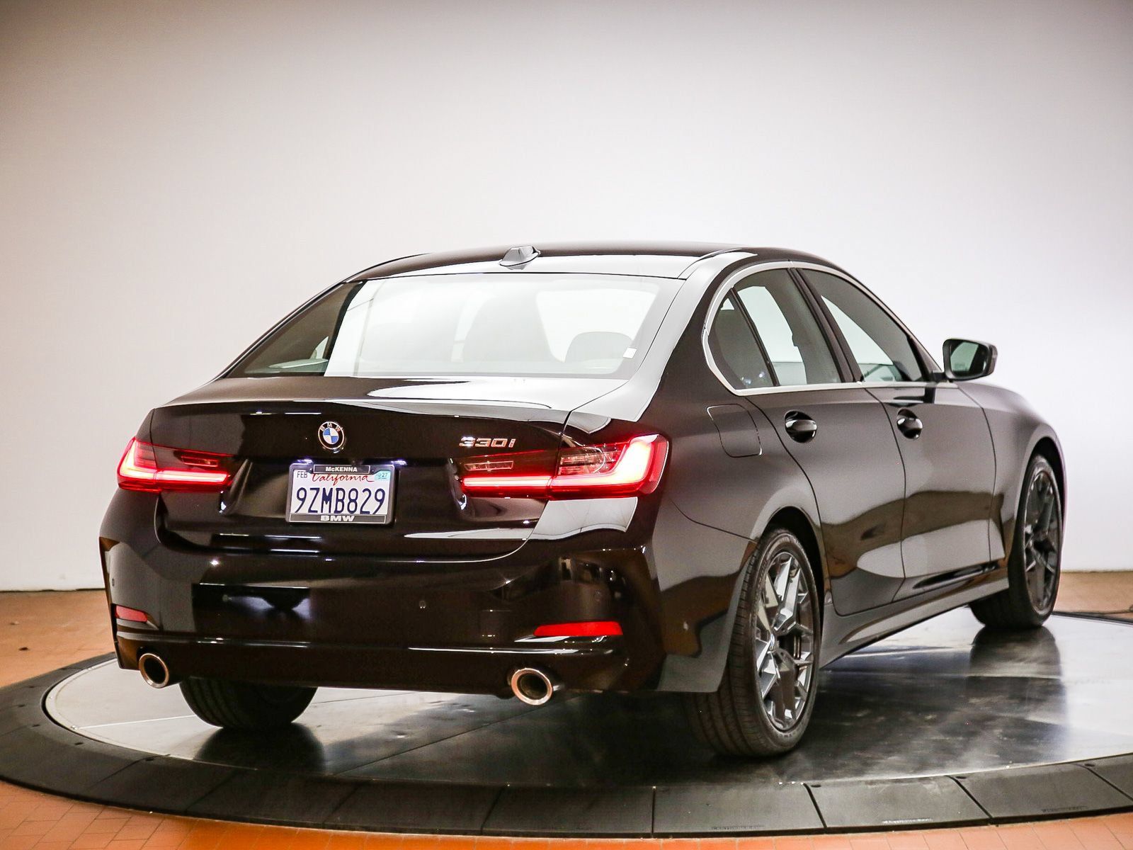 Used 2026 BMW 330i Sedan w/ Premium Package RWD image 5