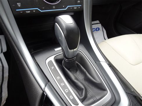 Used 2015 Ford Fusion Titanium image 16
