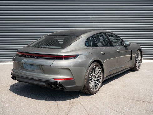 Certified 2025 Porsche Panamera 4 image 27