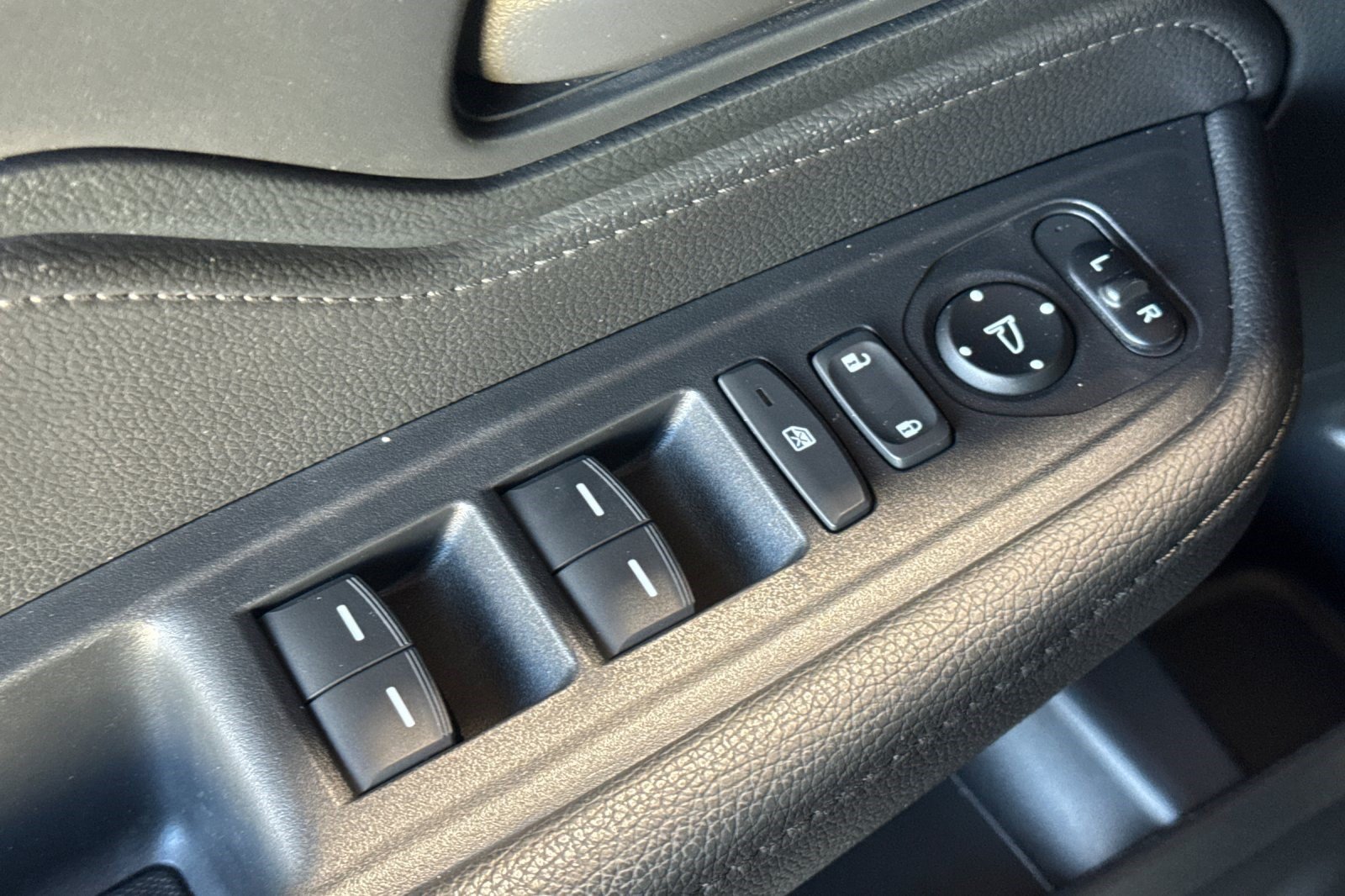 Used 2024 Honda Odyssey EX-L image 11