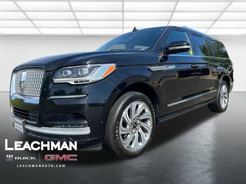 Used 2024 Lincoln Navigator L 4WD image 9