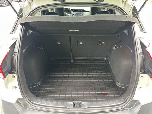 Used 2019 Nissan Kicks SR w/ SR Premium Package FWD image 29