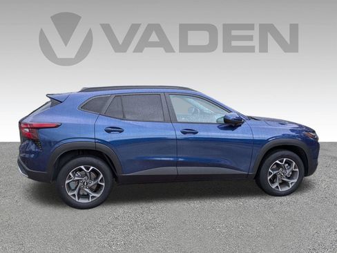 Used 2024 Chevrolet Trax LT FWD image 25