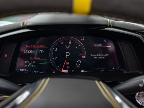 Used 2021 Chevrolet Corvette Stingray Premium Conv w/ Z51 Performance Package RWD image 12