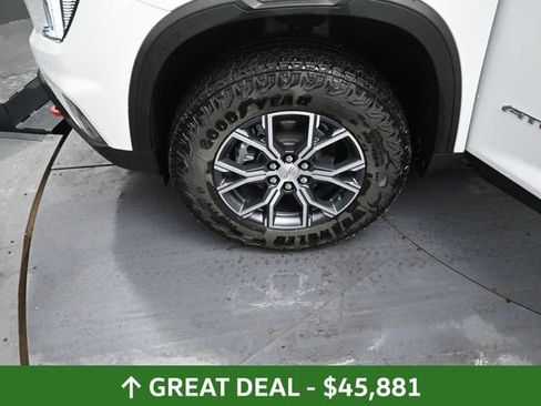 Used 2026 GMC Acadia AT4 AWD/4WD image 15
