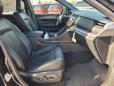 New 2026 Jeep Grand Cherokee Limited w/ Limited Altitude Package image 14