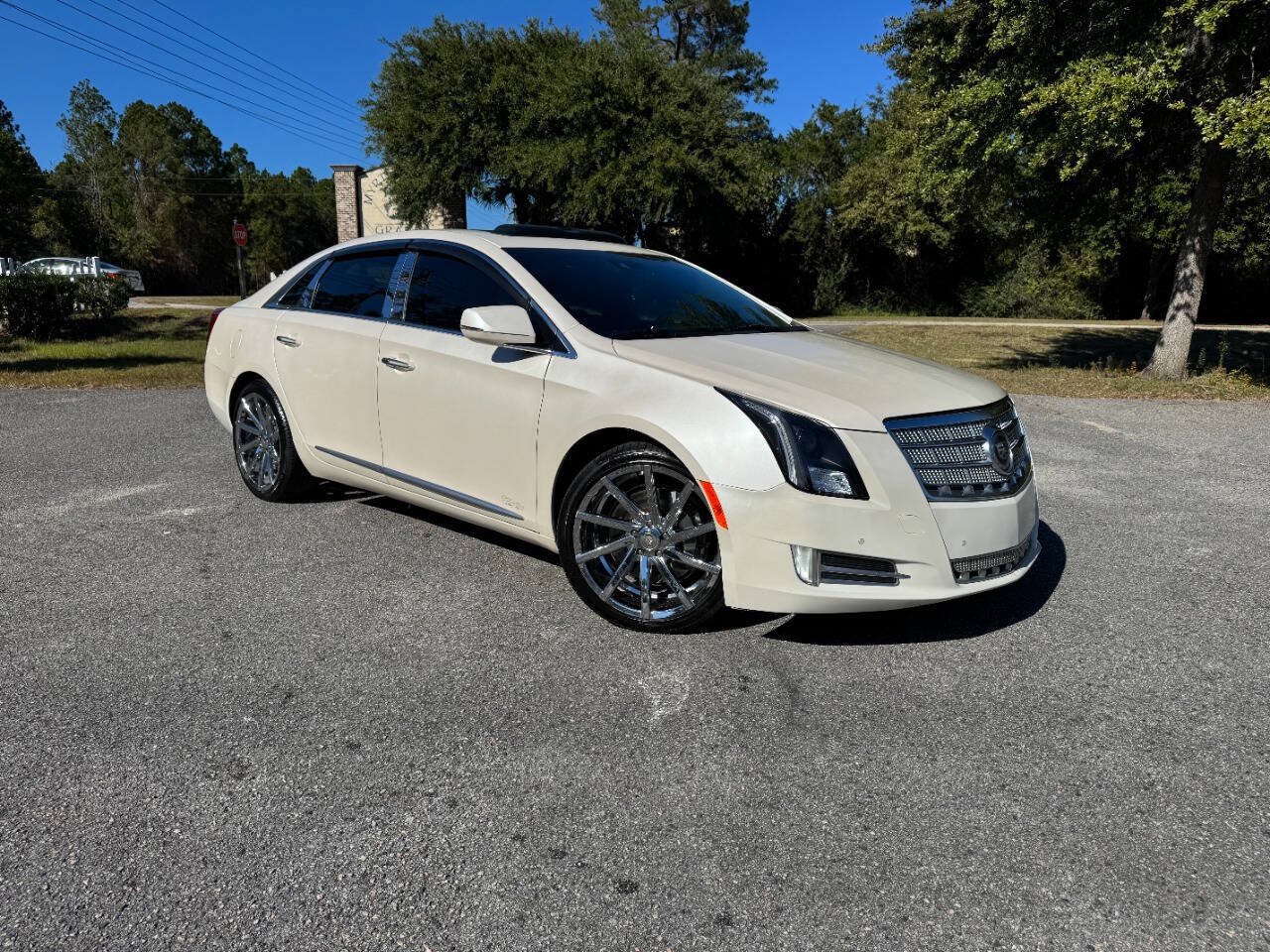 Used 2013 Cadillac XTS Platinum w/ Driver Assist Package AWD/4WD image 8