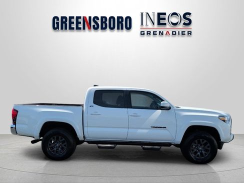 Used 2023 Toyota Tacoma SR5 AWD/4WD image 6