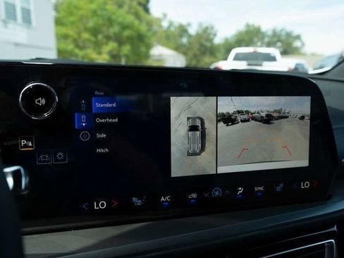 New 2026 Chevrolet Traverse LT w/ Enhanced Driving Package FWD image 23