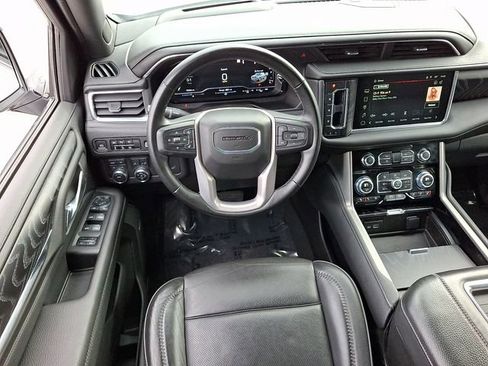 Used 2023 GMC Yukon Denali image 16