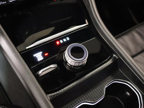 Used 2025 Jeep Grand Cherokee Limited w/ Luxury Tech Group II AWD/4WD image 9
