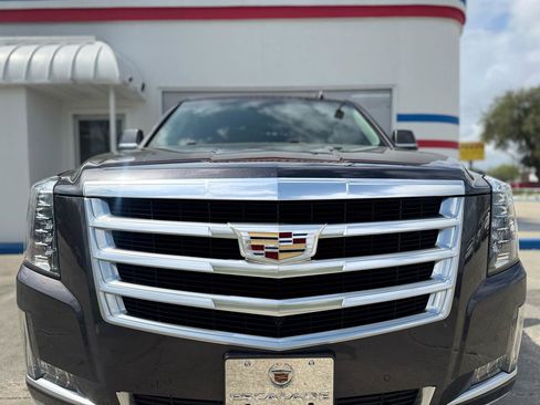 Used 2016 Cadillac Escalade ESV Luxury image 8