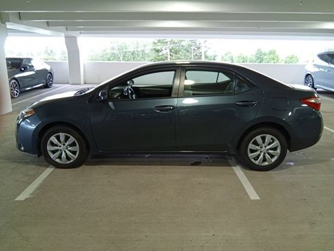Used 2016 Toyota Corolla LE FWD image 8