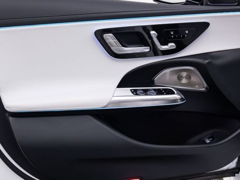 New 2026 Mercedes-Benz E 53 AMG e 4MATIC Sedan image 14