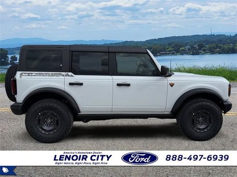 New 2025 Ford Bronco Badlands w/ Sasquatch Package image 8