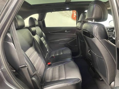 Used 2017 Kia Sorento SX image 25