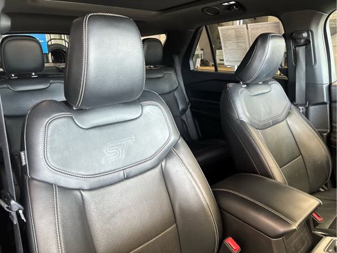 Used 2021 Ford Explorer ST w/ ST Street Pack AWD/4WD image 40