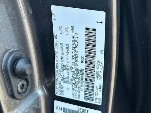 Used 2024 Toyota Tundra Platinum AWD/4WD image 32