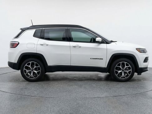 Used 2025 Jeep Compass Limited AWD/4WD image 11