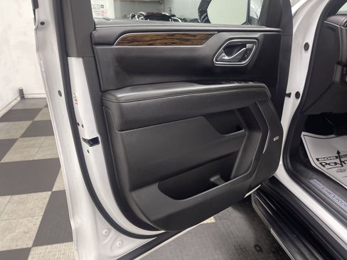 Used 2023 Chevrolet Suburban Premier AWD/4WD image 10