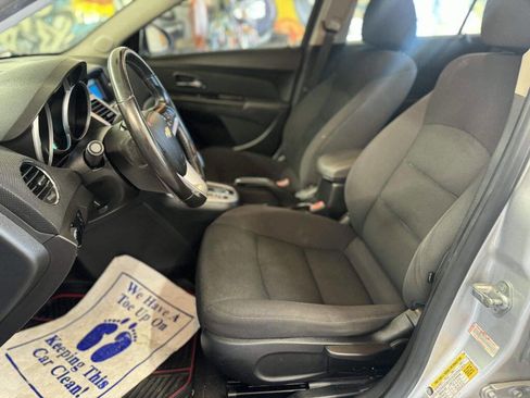 Used 2013 Chevrolet Cruze LT image 15
