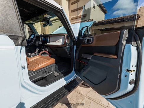 Used 2023 Ford Bronco Heritage Edition AWD/4WD image 30