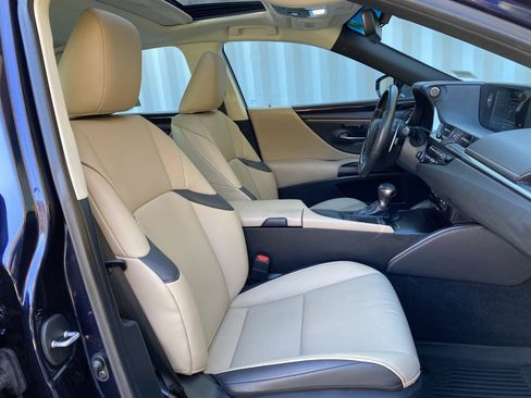 Used 2020 Lexus ES 350 w/ Premium Package image 33