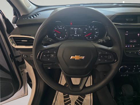 Used 2023 Chevrolet TrailBlazer LT FWD image 15