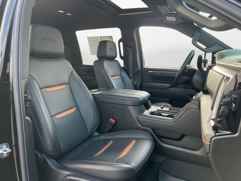 Used 2024 GMC Sierra 2500 AT4 w/ AT4 Premium Plus Package image 9