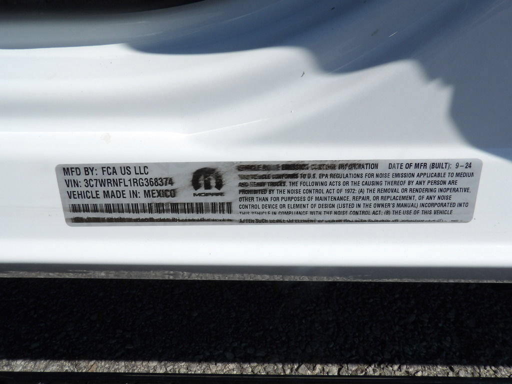 Used 2024 RAM 5500 4x4 Crew Cab image 62